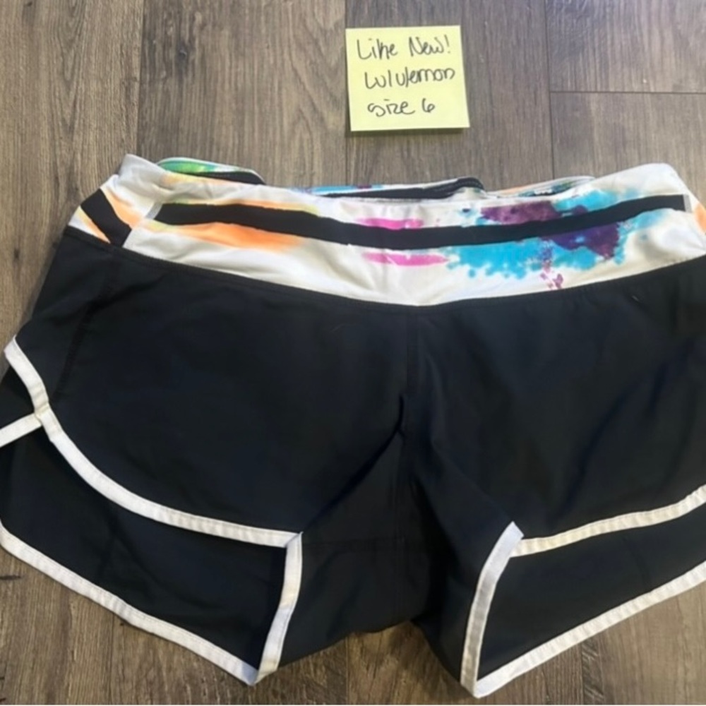 Like new! lululemon Women's Shorts